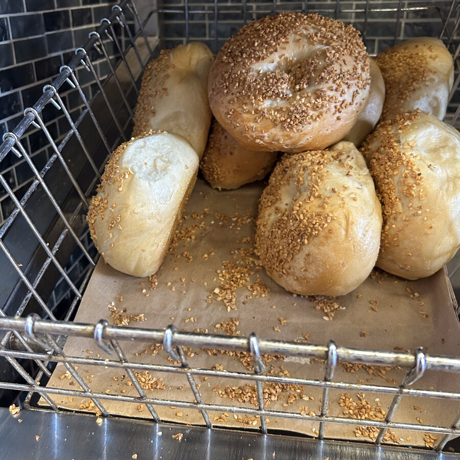 Garlic bagel