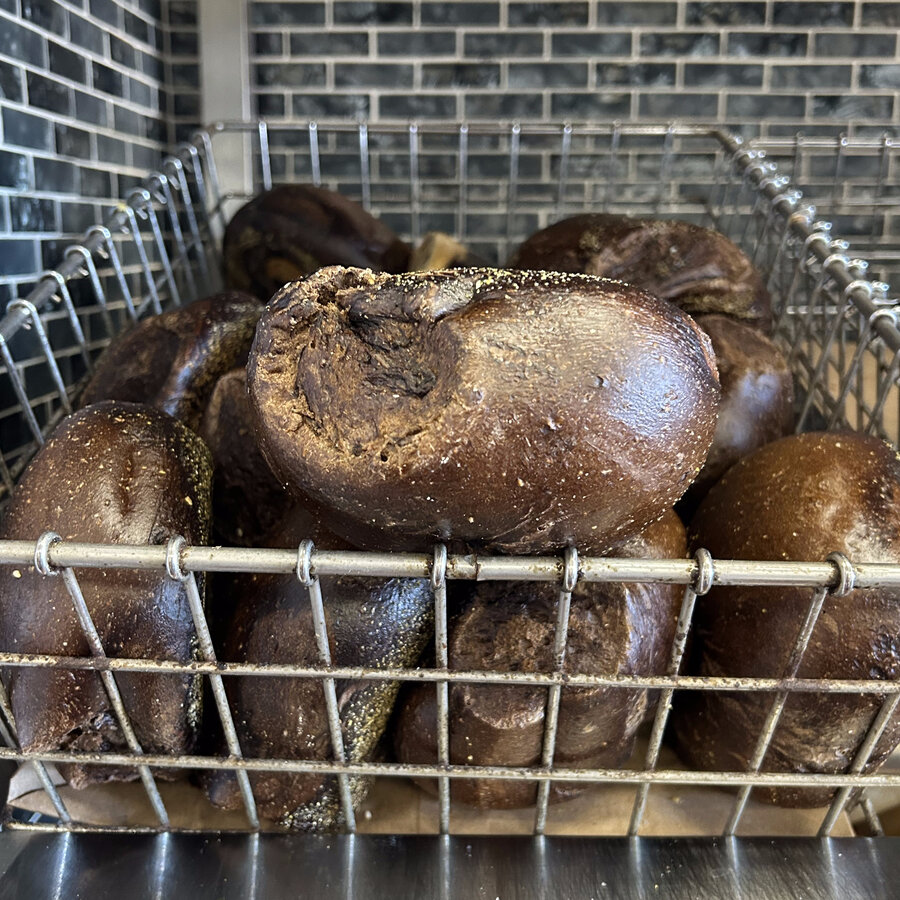 Pumpernickel bagel