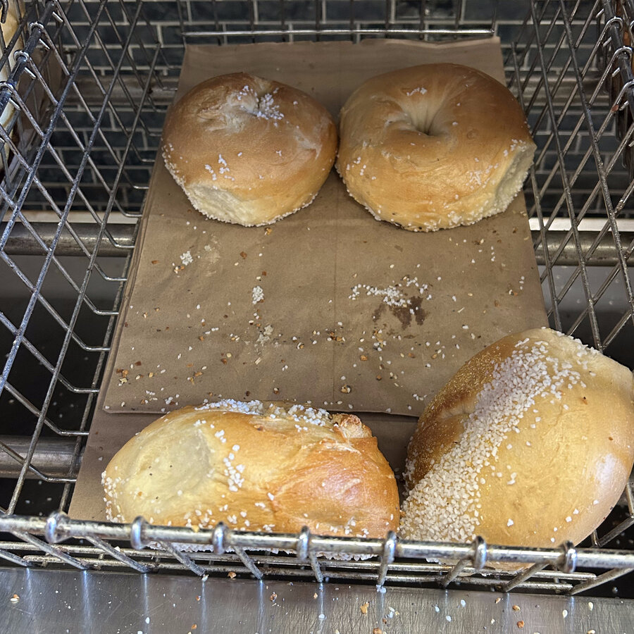 Salt bagel